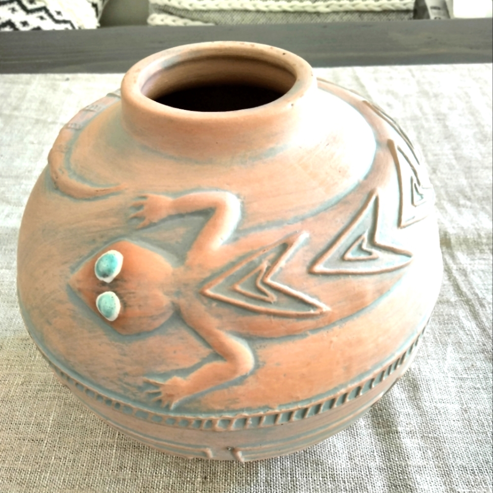 Vintage southwest-style pottery vase/pot